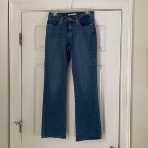 Euc Levi’s straight leg. 28 waist